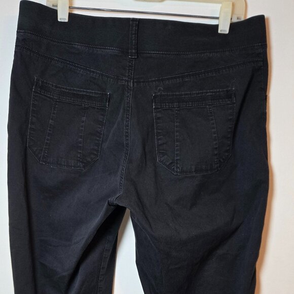 Lee 1889 Women’s Relaxed Fit Black Capris Size 14 Medium – Stretch Utility Style - Picture 2 of 10